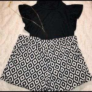 Black & White Patterned Shorts Size 8-10